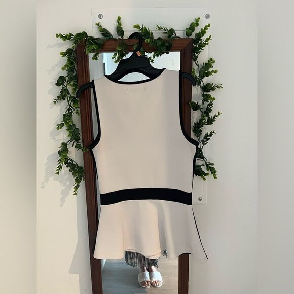 SUZY SHIER Black and White Business Formal Top - Picture 2 of 4